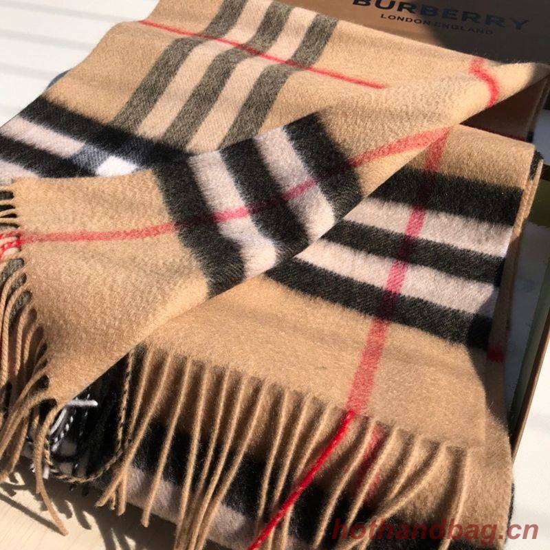 Burberry Scarf B00245