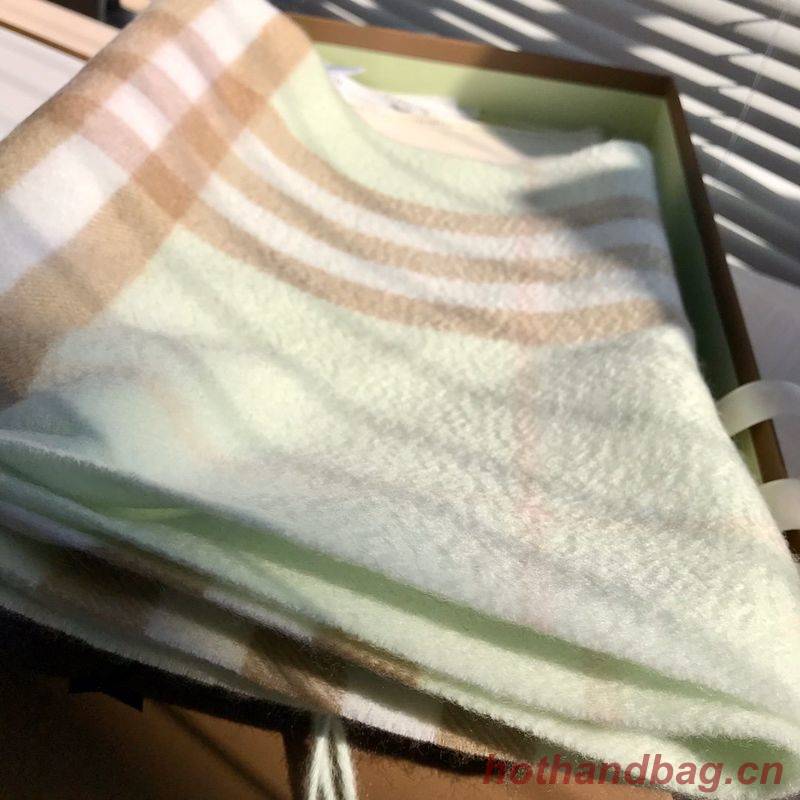 Burberry Scarf B00250
