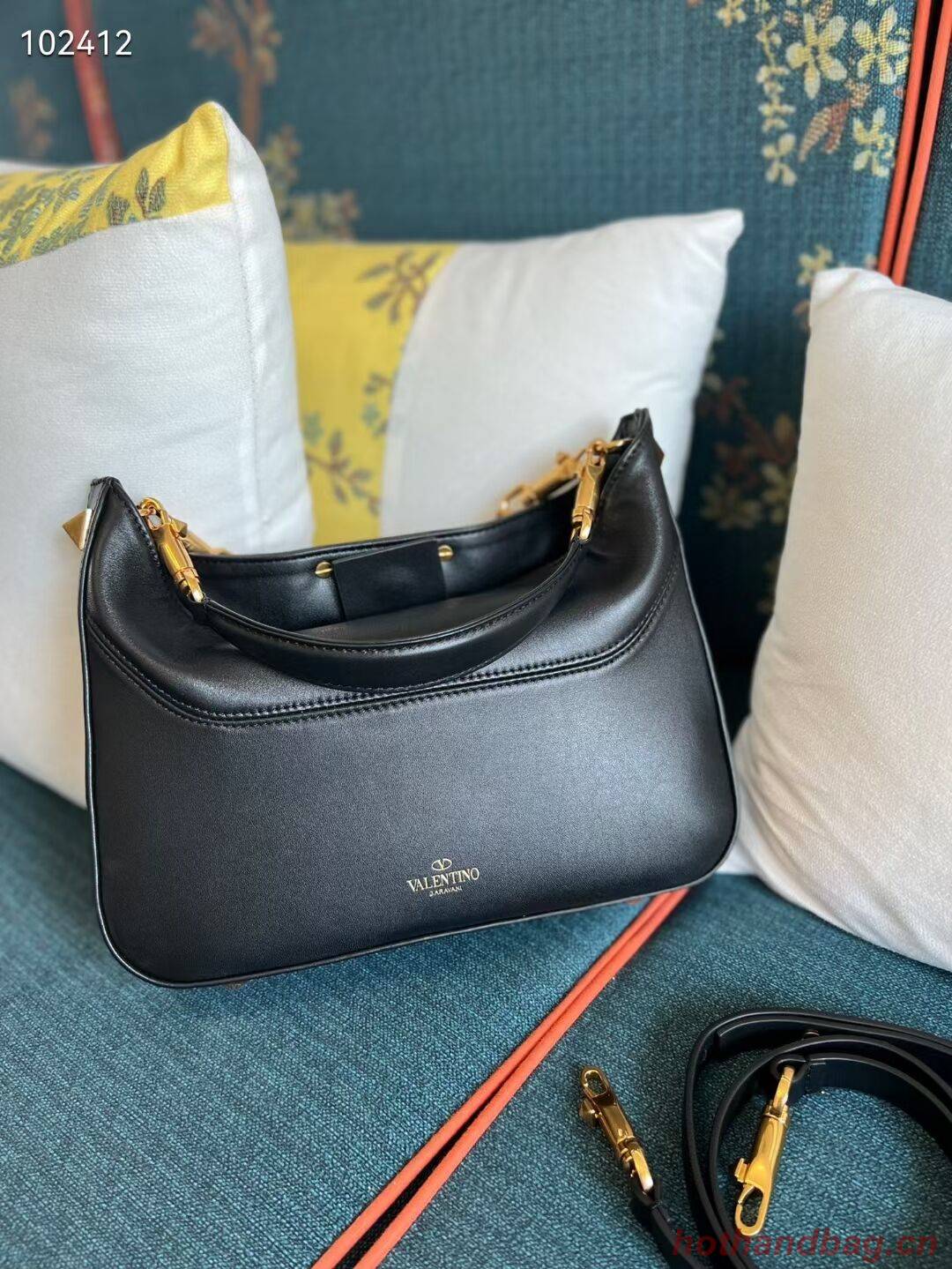 VALENTINO GARAVANI Loco Calf leather bag V2028 black VALENTINO GARAVANI Loco Calf leather bag V2028 black