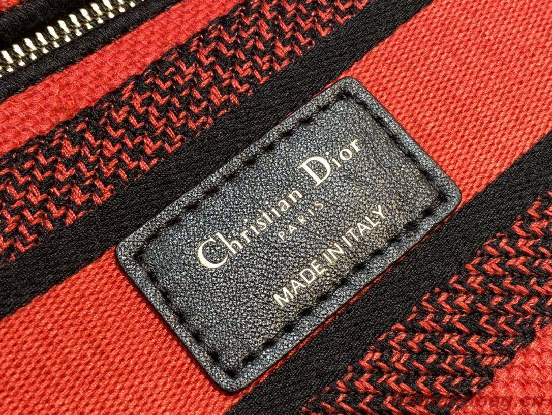 Dior MEDIUM LADY D-LITE BAG Embroidered C0420 rose Dior MEDIUM LADY D-LITE BAG Embroidered C0420 rose