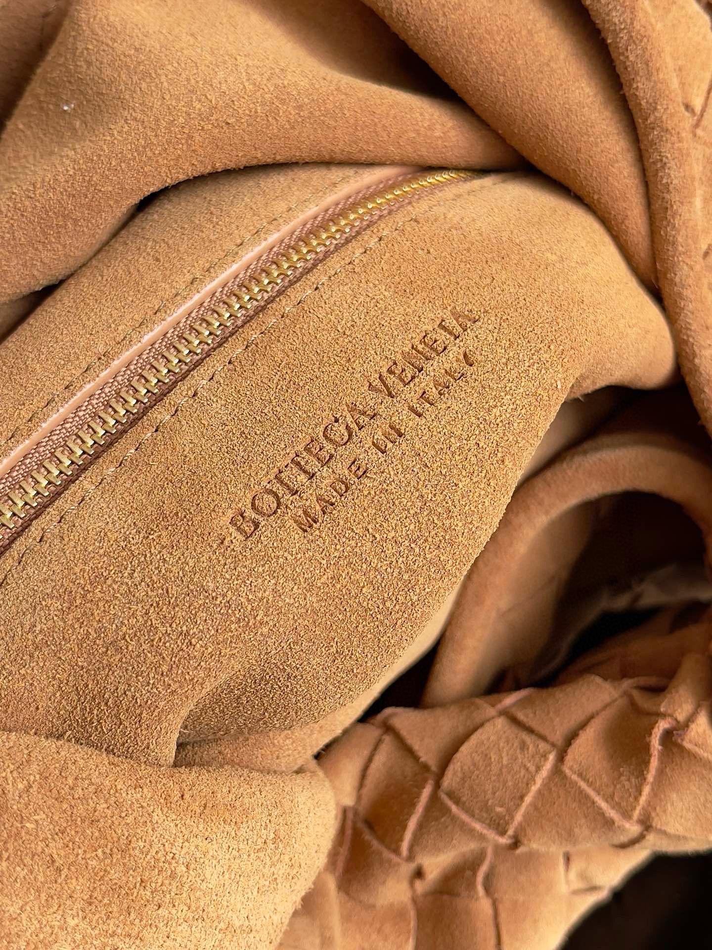 Bottega Veneta Large Hop Bag 763970 Brown Bottega Veneta Large Hop Bag 763970 Brown