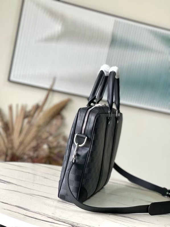 Louis Vuitton Porte-Documents Voyage PM N40445 black