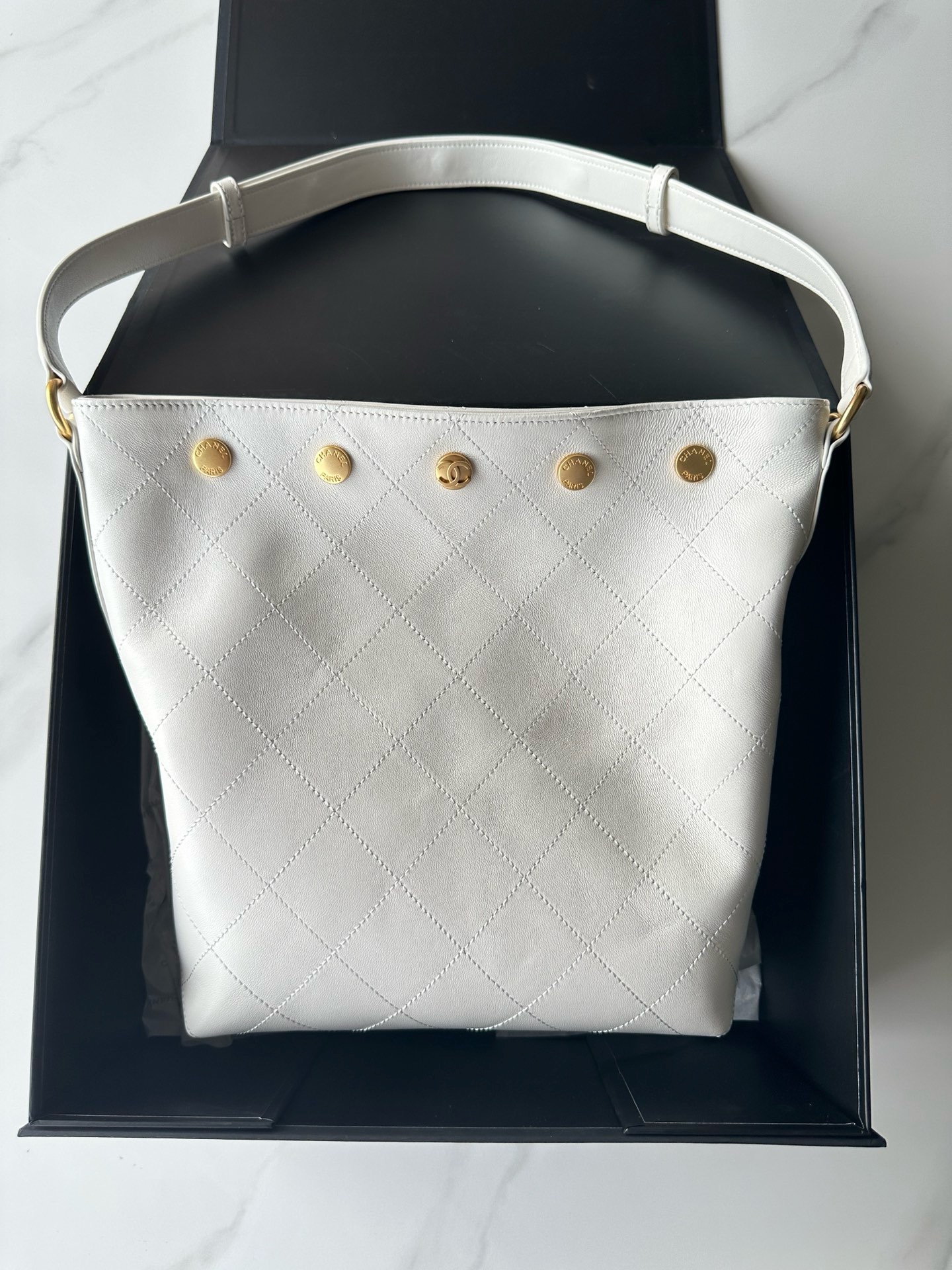 Chanel LARGE BUCKET BAG AS5406 white