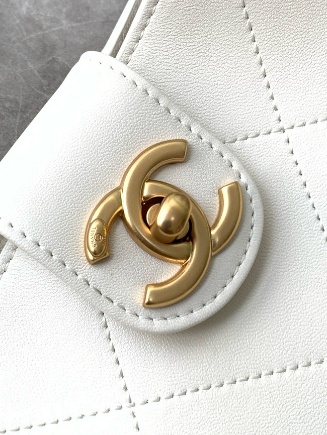 Chanel HOBO HANDBAG AS5425 white