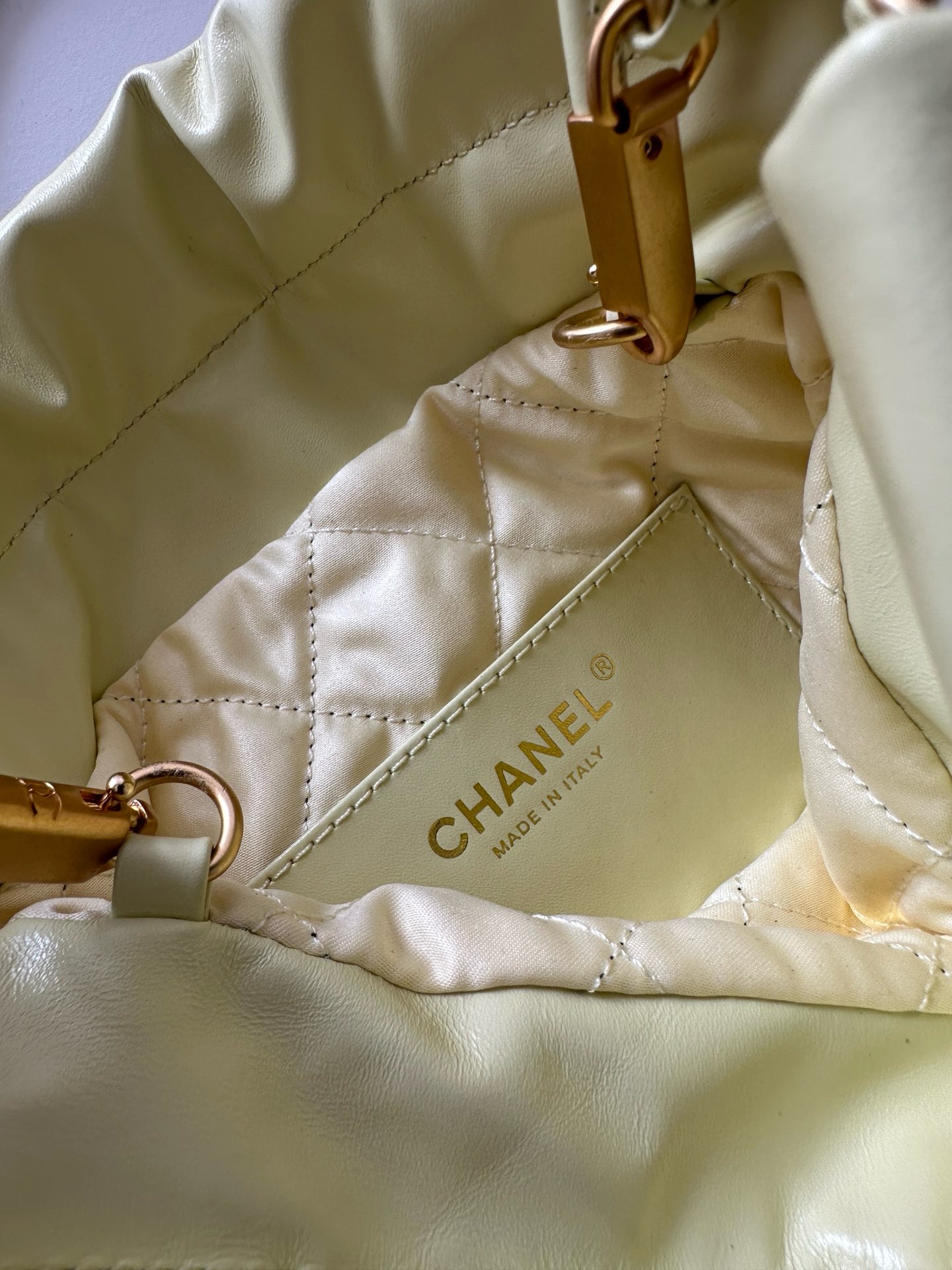 CHANEL 22 SMALL HANDBAG AS3980 LIGHT YELLOW