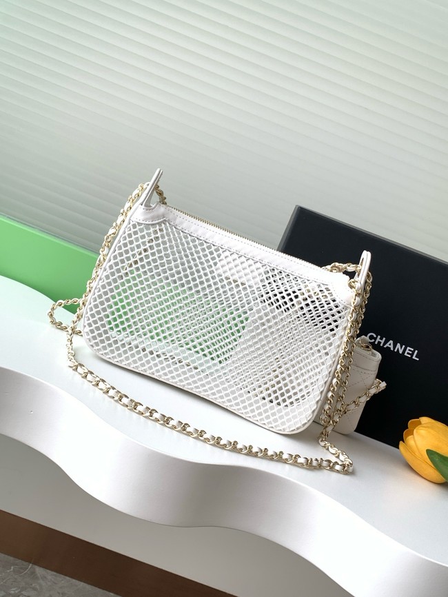 Chanel Chain handbag AP4575 white
