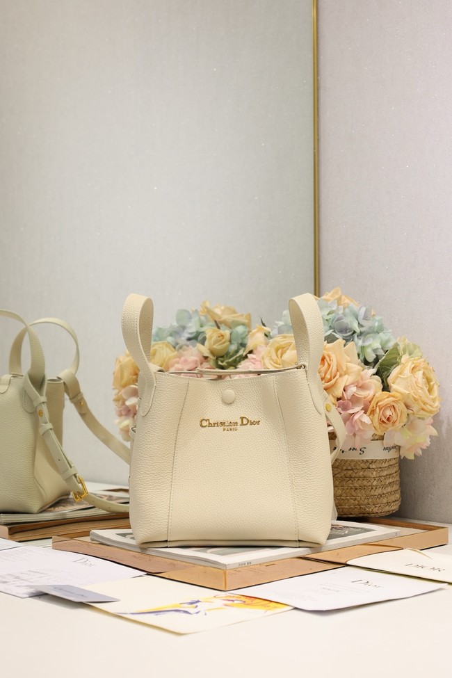 Dior Medium Signature Bucket Bag Grained Calfskin M2841USKU Latte