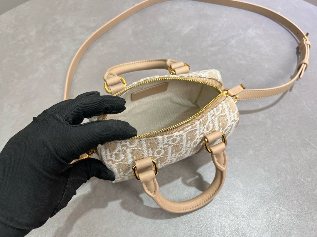 Dior Groove 16 Bag Natural Dior Oblique Jacquard M1363UTZ