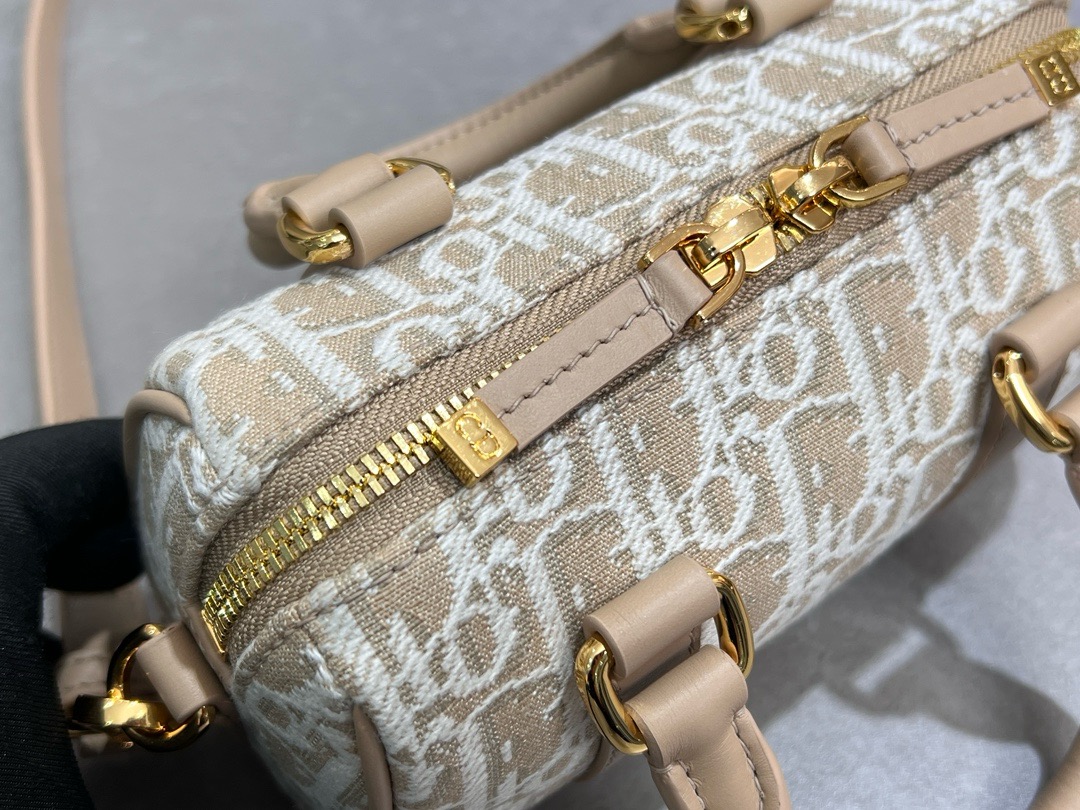 Dior Groove 16 Bag Natural Dior Oblique Jacquard M1363UTZ