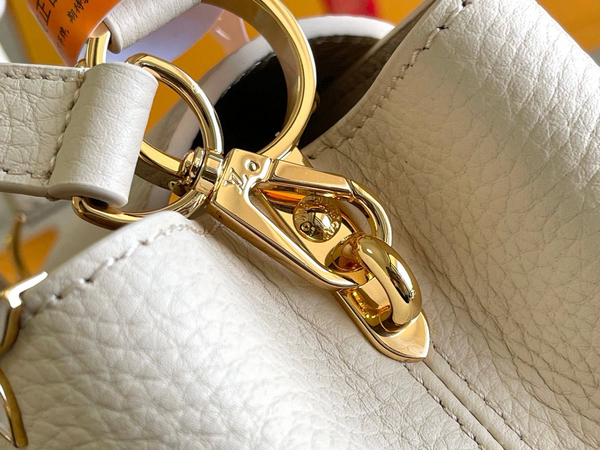 Louis Vuitton Capucines BB Mother Pearl Logo M23766 Off-white