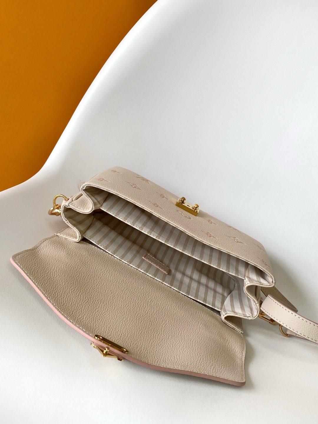 Louis Vuitton NEW Pochette Metis M14977 Eden