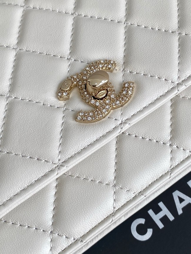CHANEL Wallet On Chain AP4323 white