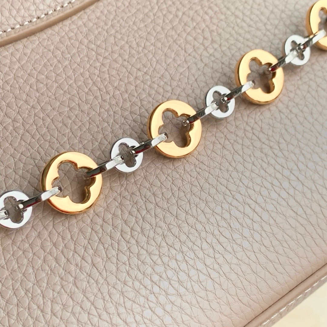 Louis Vuitton Capucines BB M12936 Galet Gray