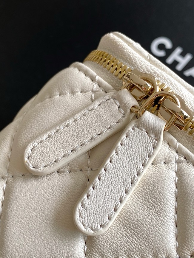 Chanel MINI FLAP BAG CLUTCH WITH CHAIN Gold-Tone Metal AP4325 white