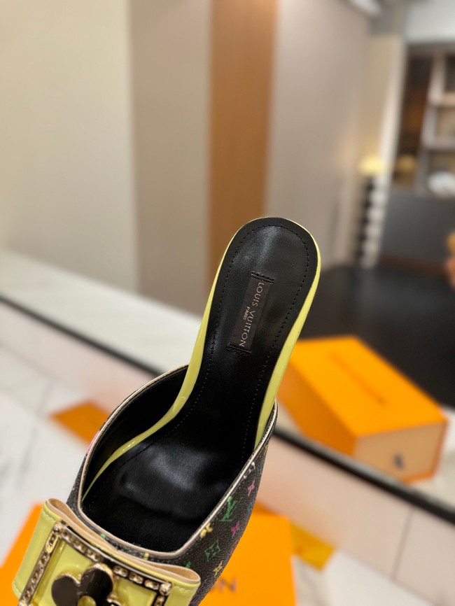 Louis Vuitton Slippers 45001-4