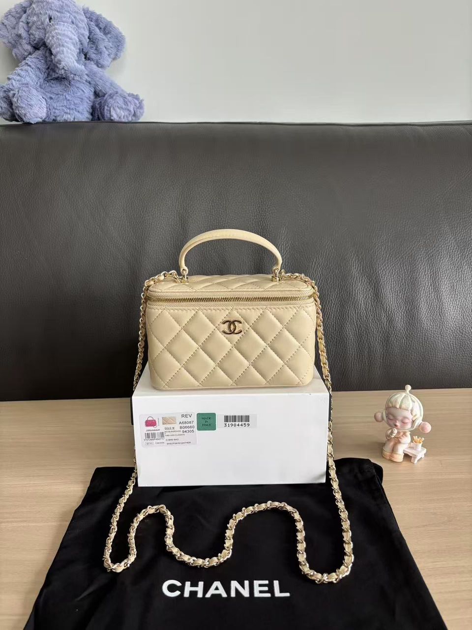 Chanel MINI FLAP BAG CLUTCH WITH CHAIN Gold-Tone Metal A68087 Beige