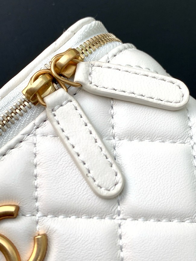 CHANEL Lambskin Vanity with Chain AP3940 white