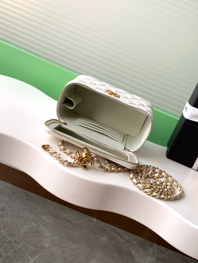 CHANEL Lambskin Vanity with Chain AP3940 white