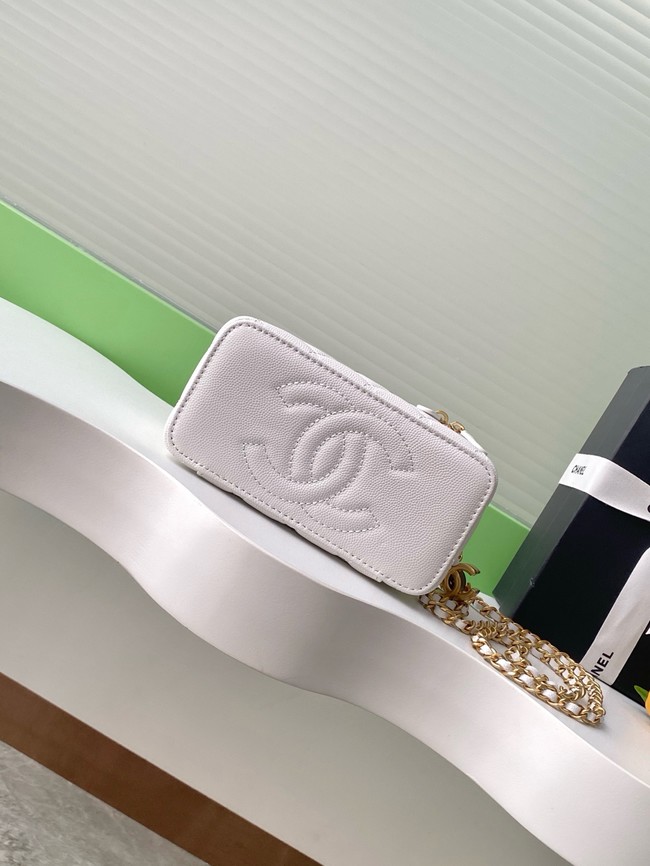 CHANEL MINI CLUTCH Grained Calfskin AP3940 white