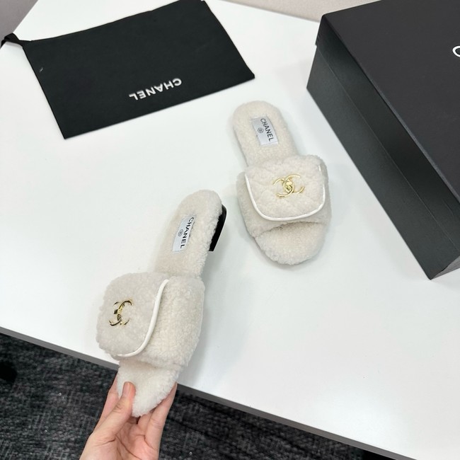 Chanel Slippers 45045-1