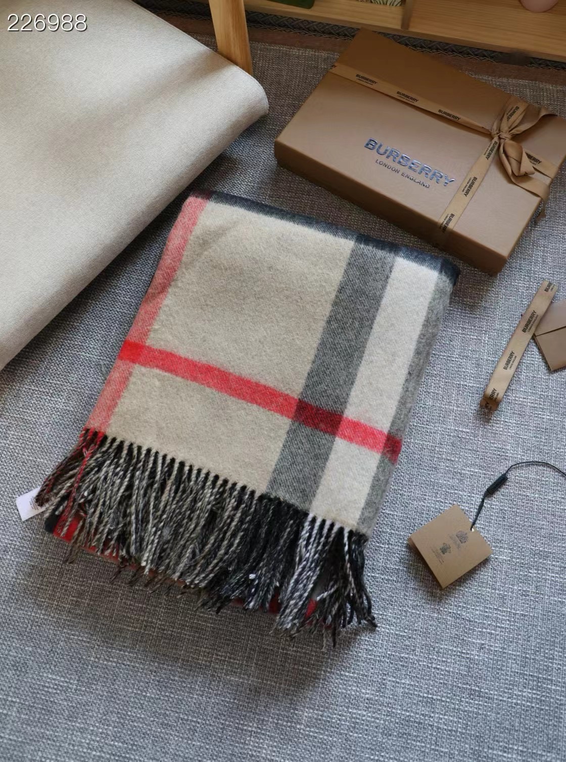 Burberry Cape Double-sided cashmere B35912