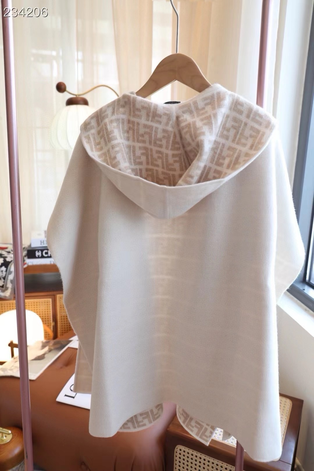 Fendi Cape Double-sided cashmere FDC35906