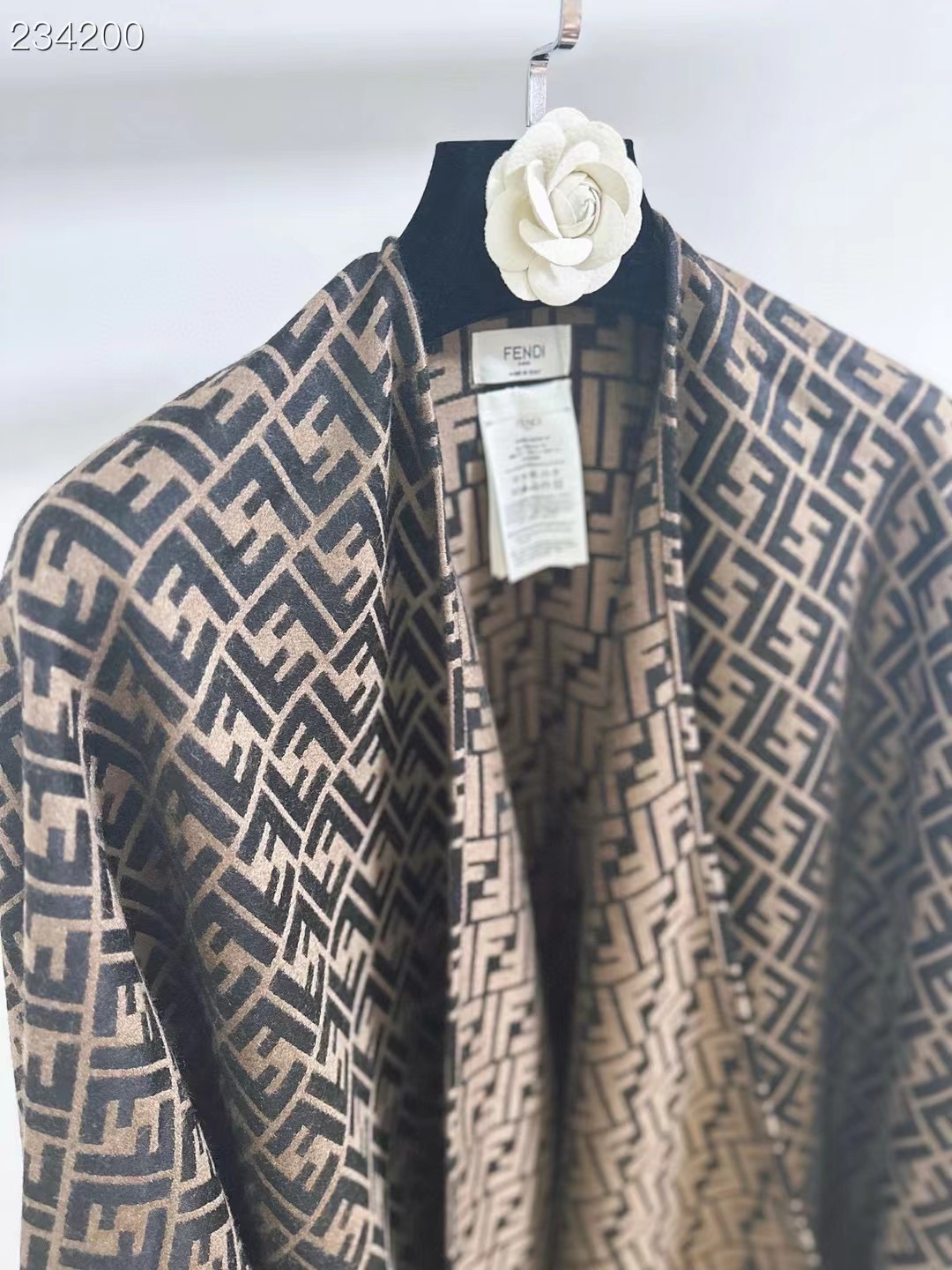 Fendi Cape Double-sided cashmere FDC35907