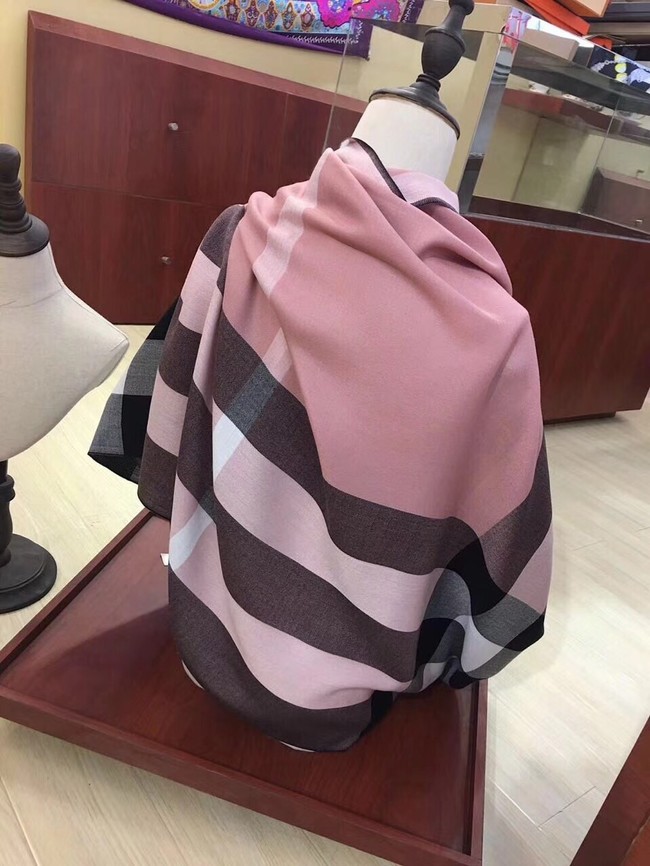 Burberry Shawl Wool Silk and Cotton KY190