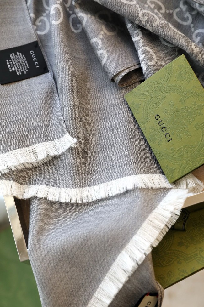 Gucci rinted GG cotton wool lame shawl 845243-2