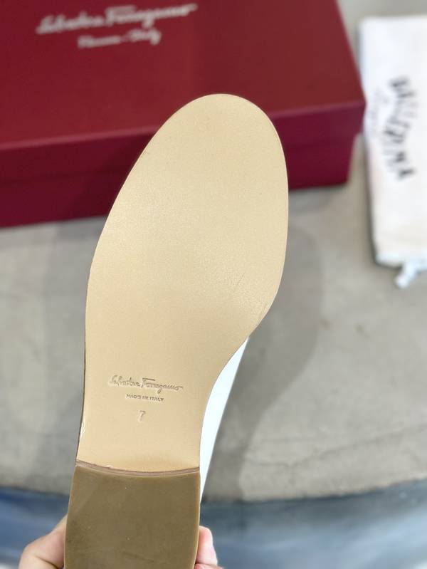 Ferragamo Shoes FMS00097