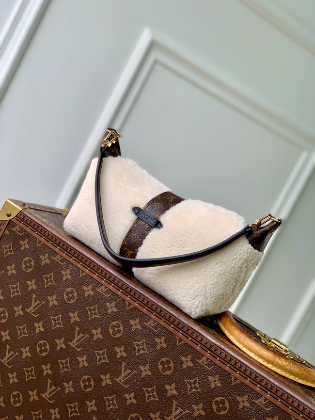 Louis Vuitton Pochette Mia M26245