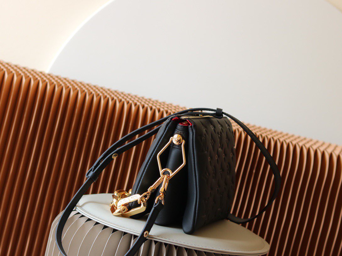 Louis Vuitton Original Leather SKI Coussin BB M20547 Black Gold-Tone