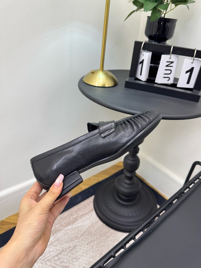 Prada leather loafers 21071-7