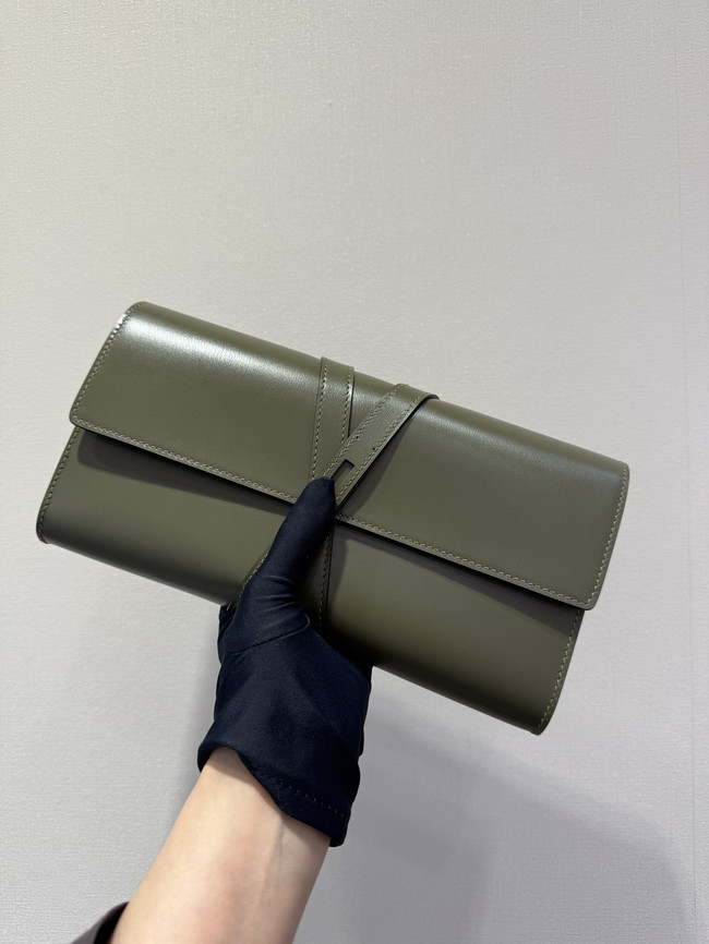 Hermes swift Leather Clutch 37568 dark green