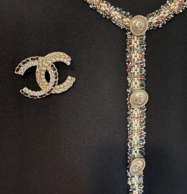 Chanel brooch CE81944
