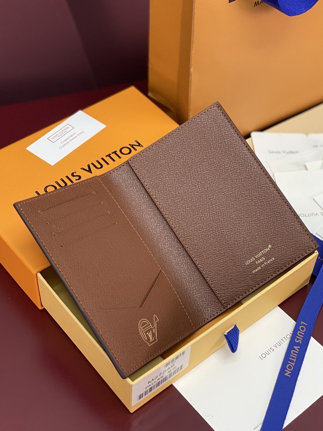 Louis Vuitton NEW Passport Cover M27548