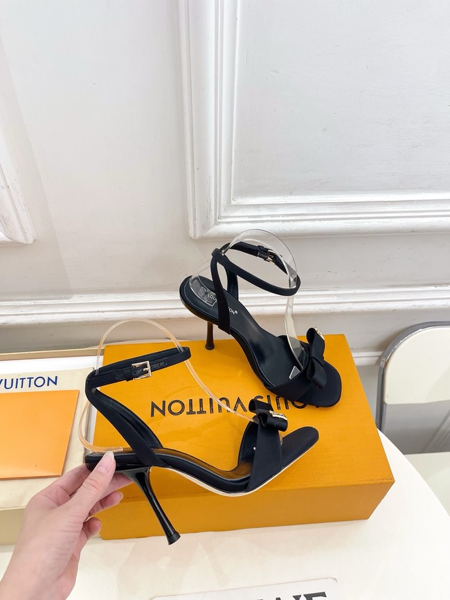 Louis Vuitton Sandals 67003-4