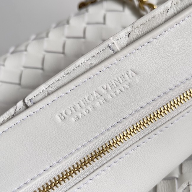Bottega Veneta Medium Andiamo 766016V white
